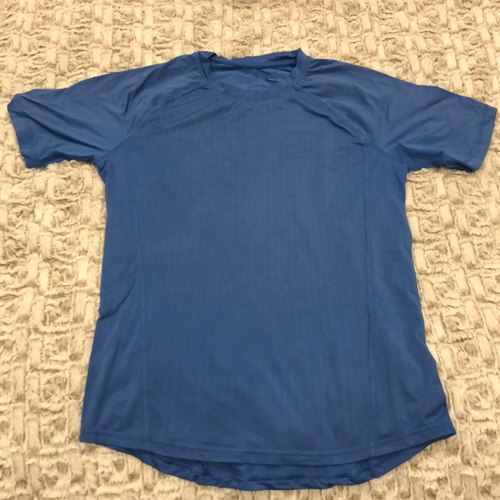 Men’s Lululemon shirt. Size M.
